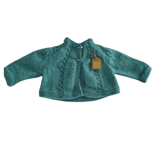 Chaqueta con vuelo y trenza sencilla