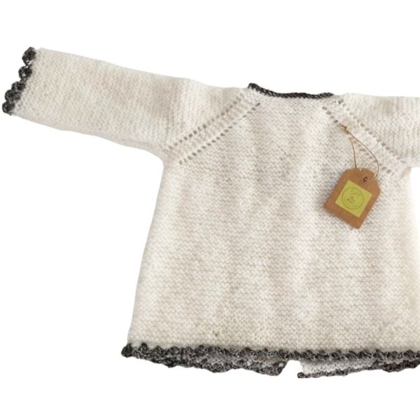 Jersey bebé hecho a mano blanco o melocotón