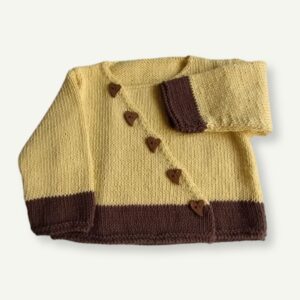 Chaqueta de bebé con botones de corazón